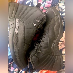 Jordan 12 black used winterized Sz 9.5